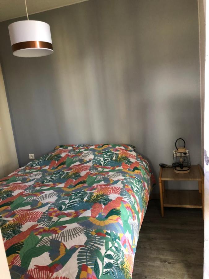 Cottage 4 Personnes Dans Domaine Prive Signy-le-Petit Bagian luar foto